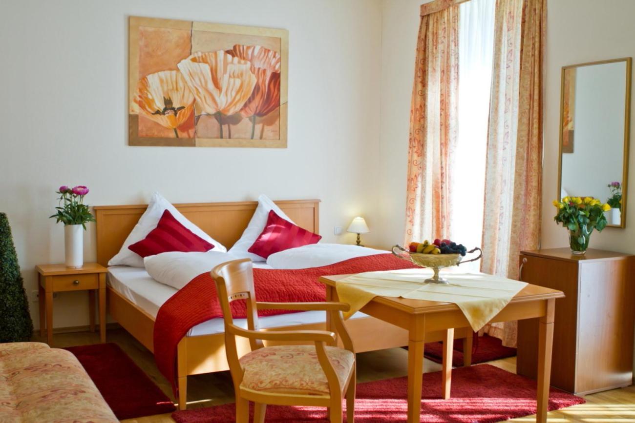 Hotel Zum Goldenen Loewen Baden-Baden Esterno foto