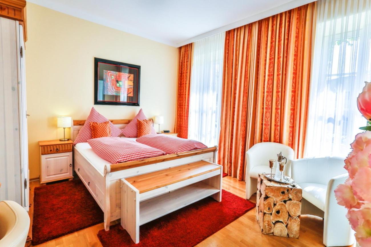 Hotel Zum Goldenen Loewen Baden-Baden Esterno foto