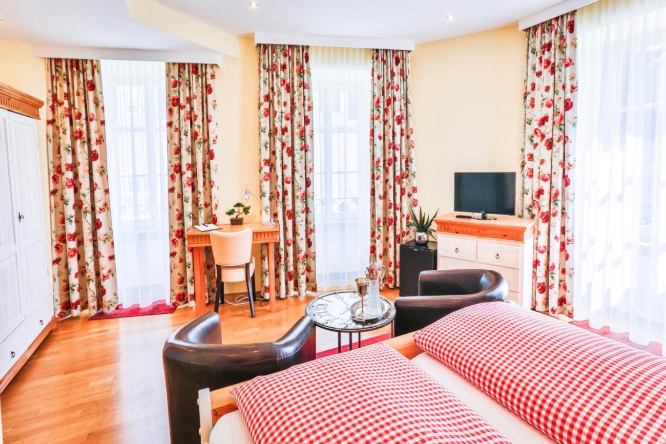 Hotel Zum Goldenen Loewen Baden-Baden Camera foto