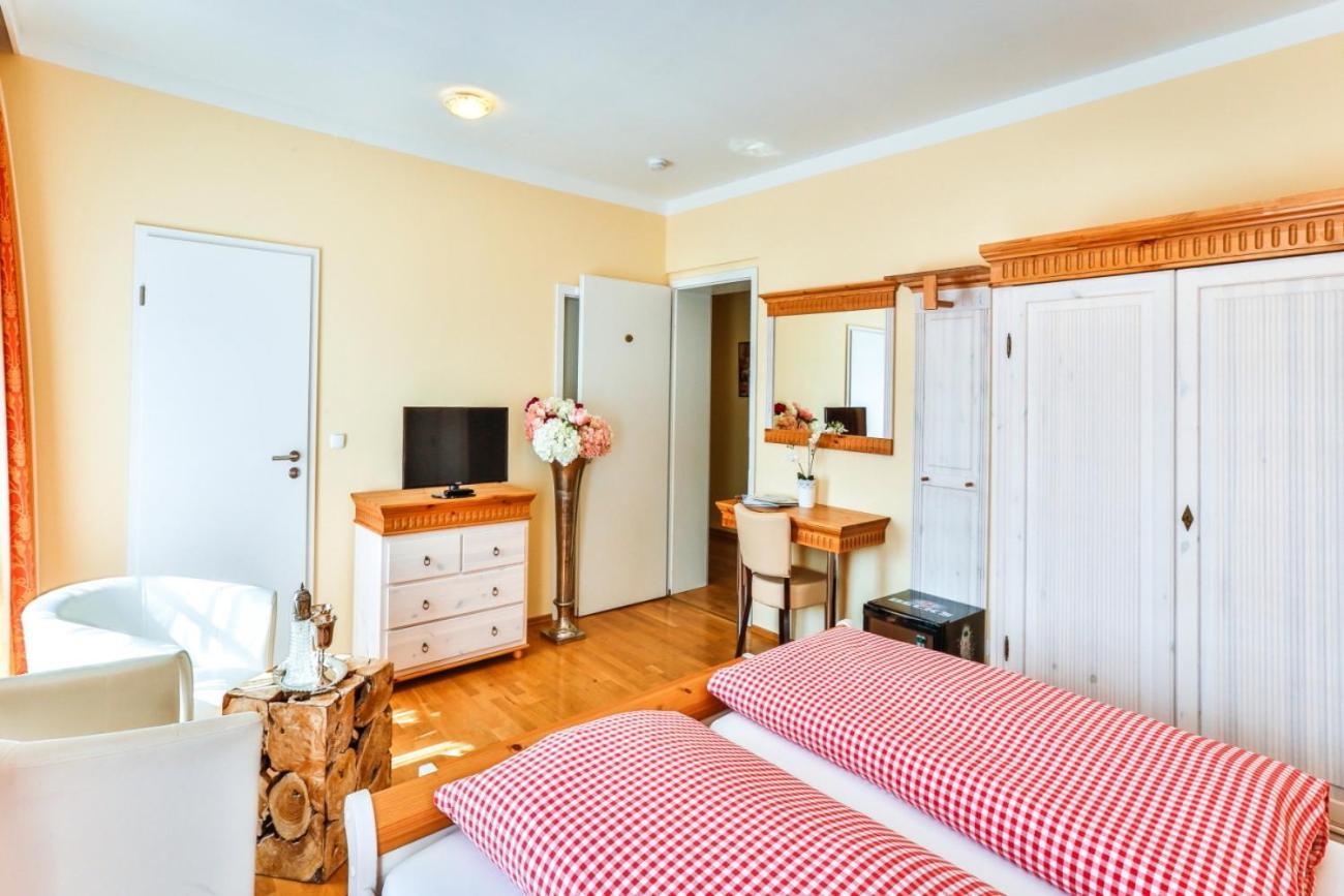 Hotel Zum Goldenen Loewen Baden-Baden Esterno foto